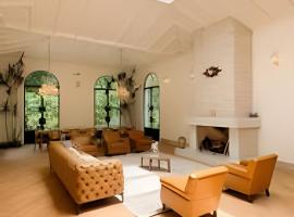 엠부에 위치한 호텔 Recanto Sofisticado Clássico Contemporâneo