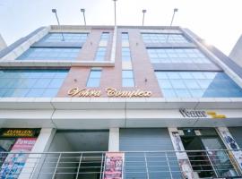 Hotel RV Plaza, hotell i Ludhiana
