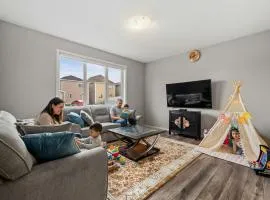 Family 3BR Suite w Kid's Play Tent, FREE Banff Pass, Netflix!