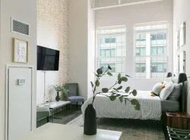 Mich Ave Downtown Penthouse - Rooftop plus Gym #8