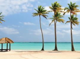 Tropicana Suite Deluxe Beach Club & Pool Punta Cana Bavaro Los Corales, hotel din Punta Cana