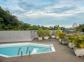 Rio´s Mansion: Sugar Loaf, The Redeemer and Pool
