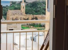 Luxurious Gozo penthouse with sea view & pool