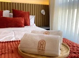 Apê a 450mt Praia da Vila - split, piscina com vista, BBQ e garagem coberta