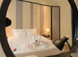 San Hotel & Pool