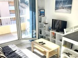 Spacious new studio apartment close to the sea