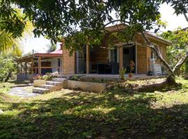 Domaine d'Éden Home & Cottage-Accès Rivière, hotelli kohteessa Goyave