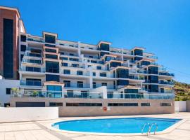 Paradisus guest house, hotel in Caniço