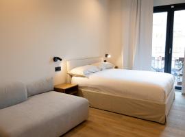 Salon Suites, hotel di Tremp