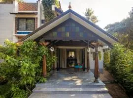 The Lake Breeze by Halcyon Traveltech