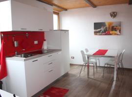 Prima Del Cielo - Alba Apartment, hotel en Perledo