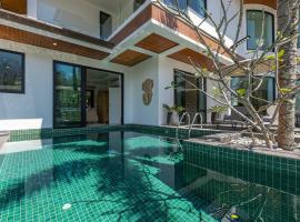 5BR Pool Villa Kata Beach - Baan Sabai Rom Mai, Hotel in Ban Karon