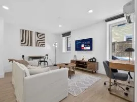 Luxury 2BR apt in Boston with Free Parking