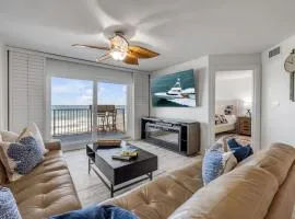 NEW listing! Direct Oceanfront 2-2 - Fully Updated - Heated Pool & Garage Parking