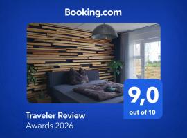 Black & Wood Design FeWo im Zentrum, hotel em Cottbus
