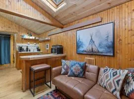 Ironwood Cabin Retreat- Rustic Comfort