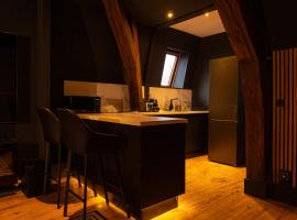 La Suite I I Château proche de Dijon, hotel a Marliens