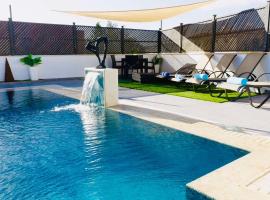 Sofia Luxury villa with 3 suite bedroom with 3 private bathroom, hotelli kohteessa Emba