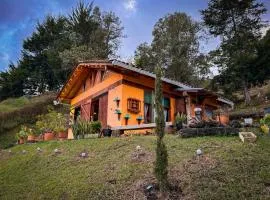 Alojamiento Cabaña El Peñol, cerca Piedra, Guatapé