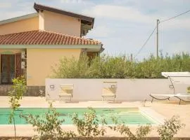 Appartamento Posada con piscina e parcheggio privato vicino al mare