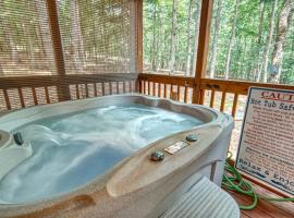 Double Nickel - A Tiny Home, hotelli kohteessa Blairsville