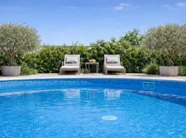 Studio apartment with pool