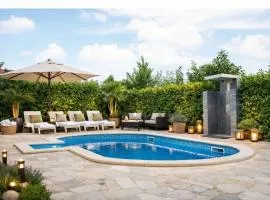 Studio apartment with pool