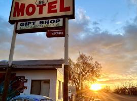 The Aztec Motel & Creative Space, hotel di Seligman