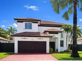 Lujosa Y Acogedora Casa En Miami!