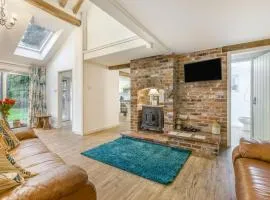 3 Bed in Stratton Strawless oc-w34832