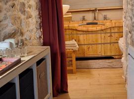 La chambre secrète, Hotel in Aiguèze