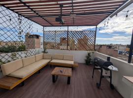 Barranco house with private rooftop jacuzzi & gym、リマのホテル