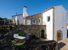 Casa do Simão, Açores - Now with hot tub!