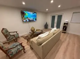 Palm Luxe Oasis w-Jacuzzi