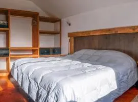 Cabañas Martina Bungalows con vista a volcanes l Frente al Lago Llanquihue l Piscina temperada y tinaja TV y WiFi l Hasta 6 personas