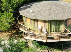 Tree House on Lake Travis #15 – hotel w mieście Lakeway
