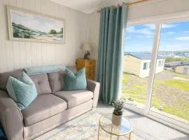 Welsh Coast Seaview 2 Bedroom Wooden Lodge at Clarach Bay