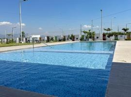 Cozy 2-bedroom house in adorable Ahuachapan with AC pool, hotel a Ahuachapán