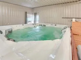 3 Mi to Dtwn: Wichita Falls Gem w/ Private Sauna!