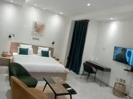 spacious and bright Studio S2