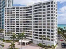 Oceanfront Luxury Escape Hollywood, FL Free Parking & No Resort Fees!