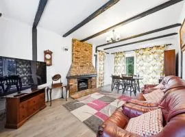 Sally's 4 Bed Home in St Albans