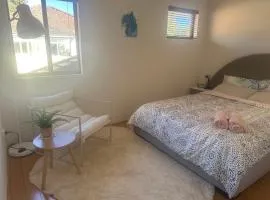 Sunlit Minimal Aircon Room Bayswater Central City & Airport 10min