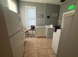 Affordable Private Room inWanaque Near NYC, Trails, hotel v mestu Wanaque