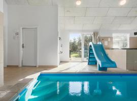 Nice Home In Idestrup With Sauna, hotel di Marielyst