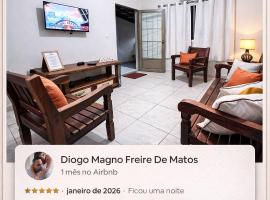 Casa luz e conforto Passos Capitólio, ξενοδοχείο σε Passos