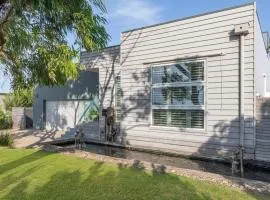 Moonah Links Retreat, Indoor Spa & Golf Views