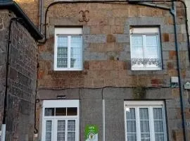 Charmante maison au cœur de Carrouges avec WIFI - FR-1-497-260