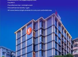 Fromk Huankai Hotel Guangzhou Zhujiang New Town Sports West Metro Station