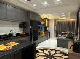 Apto das Buganvílias - 2 Quartos, Ato todo climatizado- Ao lado do centro de eventos e apenas 150m do Parque Termal